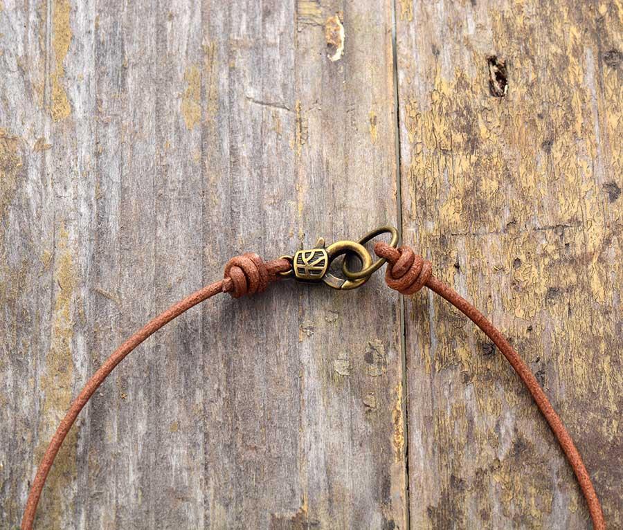 Choker med ro i turkis