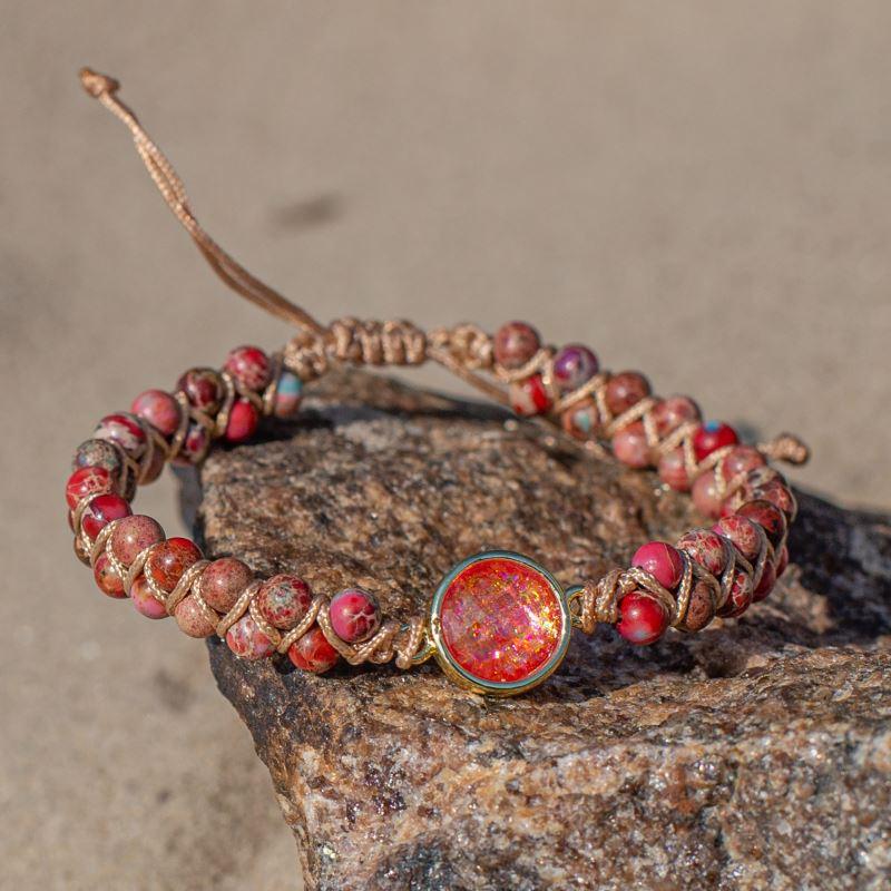 Energifyldt armbånd med opal-elementer