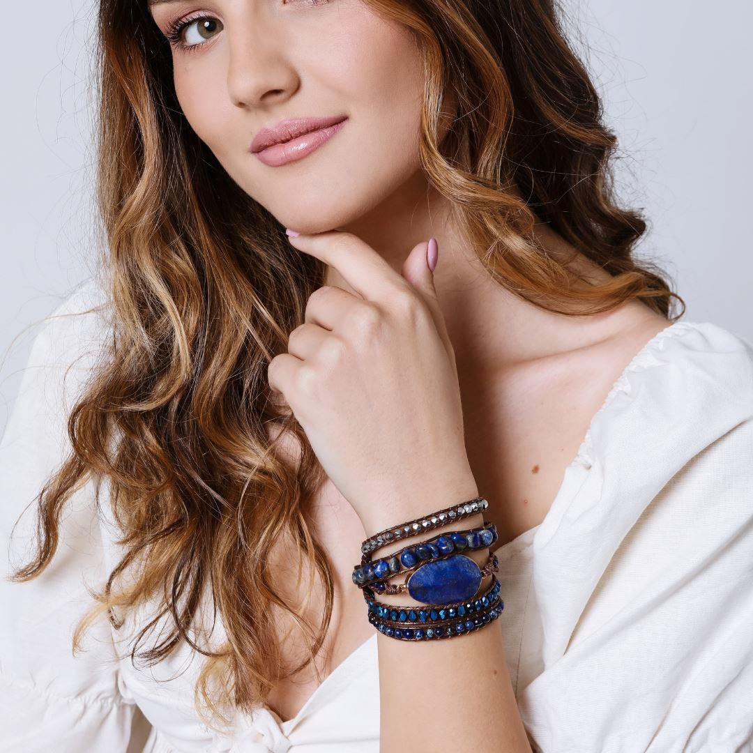 Dybtblåt Lapis Lazuli Armbånd Som Nattehimmel