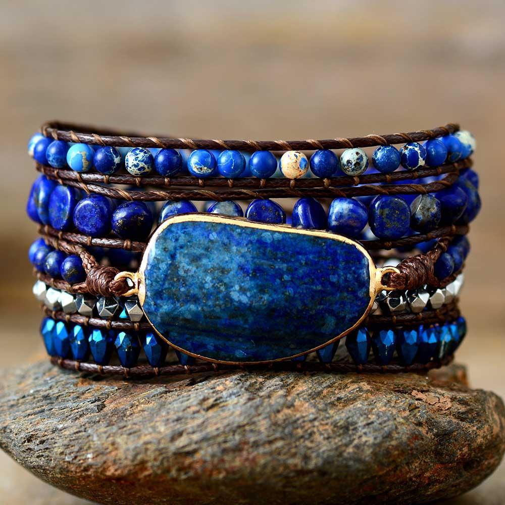 Dybtblåt Lapis Lazuli Armbånd Som Nattehimmel