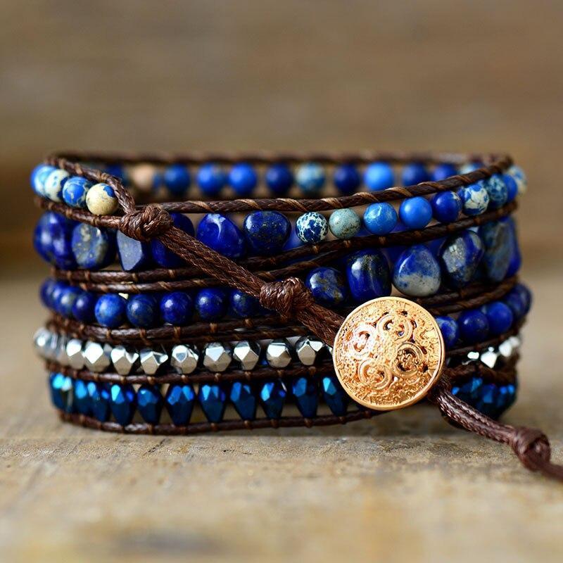 Dybtblåt Lapis Lazuli Armbånd Som Nattehimmel